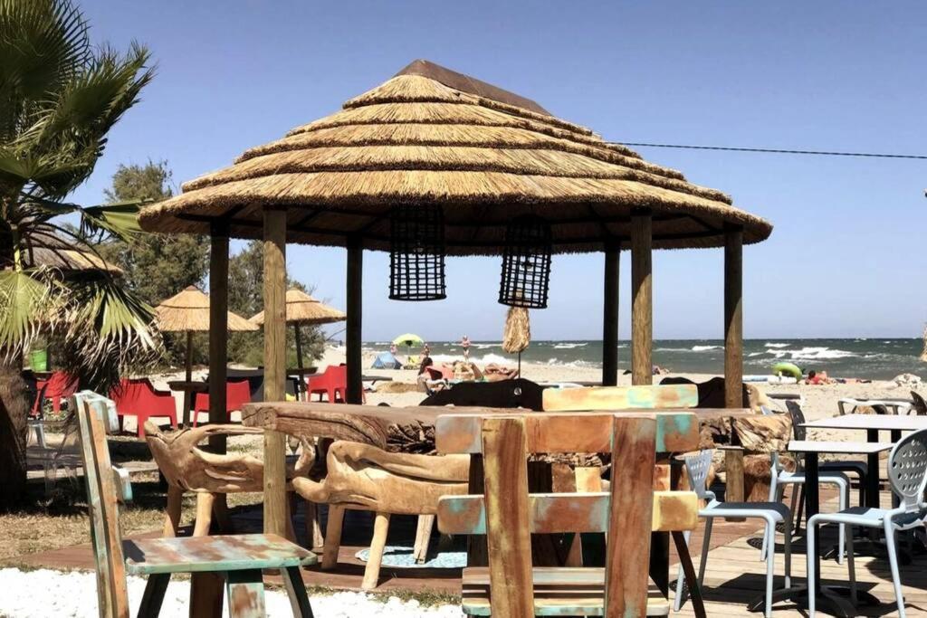 Marine De Bravone T2 Terrasse Front De Mer - Plage Pieds Dans L'Eau - Clim - Piscine - Wifi Linguizzetta 外观 照片