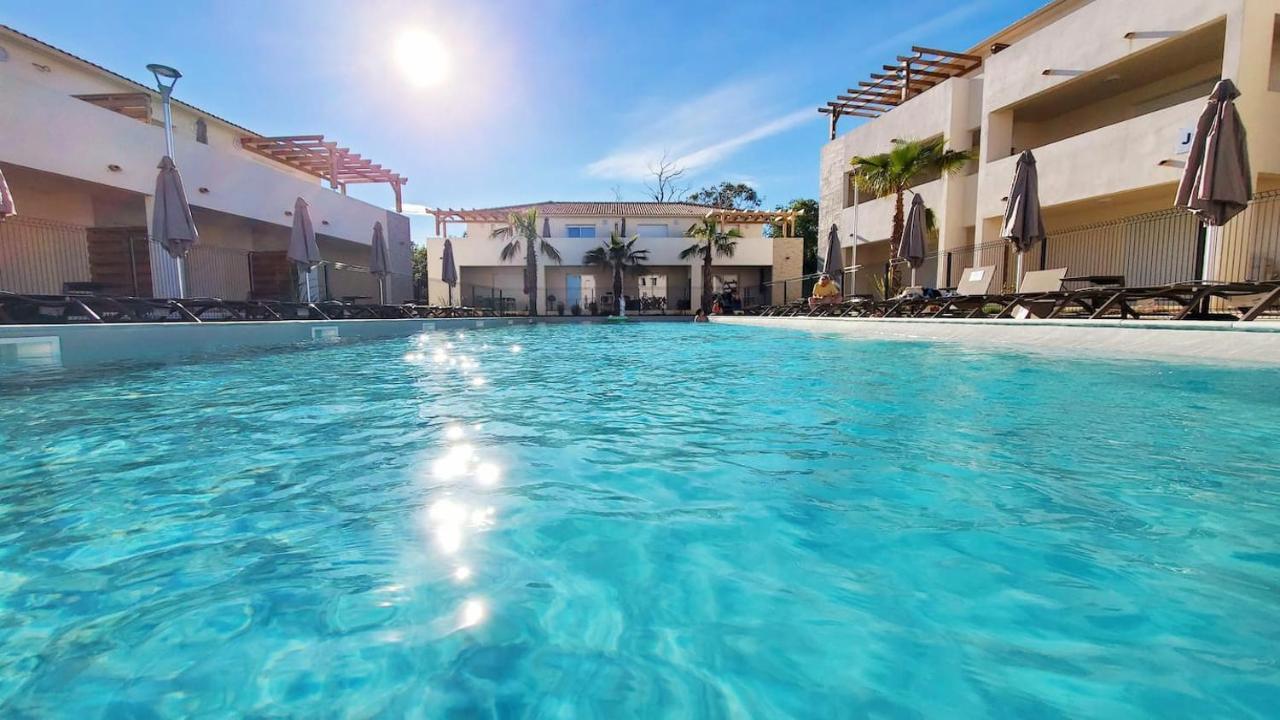 Marine De Bravone T2 Terrasse Front De Mer - Plage Pieds Dans L'Eau - Clim - Piscine - Wifi Linguizzetta 外观 照片